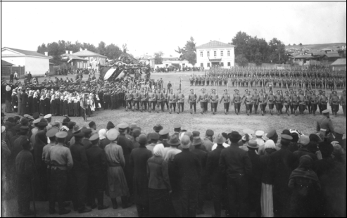 Рис. 13. Церемониальный марш 20-го Сибирского стр. полка в Троицкославске 26 августа 1912 г. Д. 349. Л. 94 