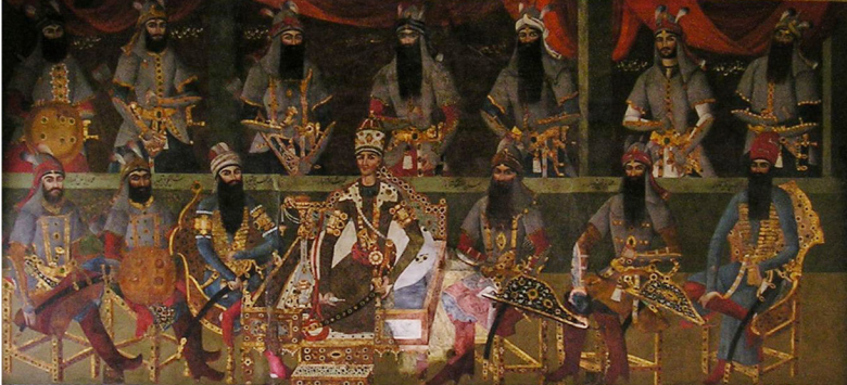 Ил. 3. Фреска, изображающая предков, военачальников и сподвижников основателя династии Каджаров – Ага Мохаммад-шаха Каджара (1796–1797). Начало XIX в. Фрагмент. Дворец Солеймана, Кередж, Иран Ил. 3. Фреска, изображающая предков, военачальников и сподвижников основателя династии Каджаров – Ага Мохаммад-шаха Каджара (1796–1797). Начало XIX в. Фрагмент. Дворец Солеймана, Кередж, Иран