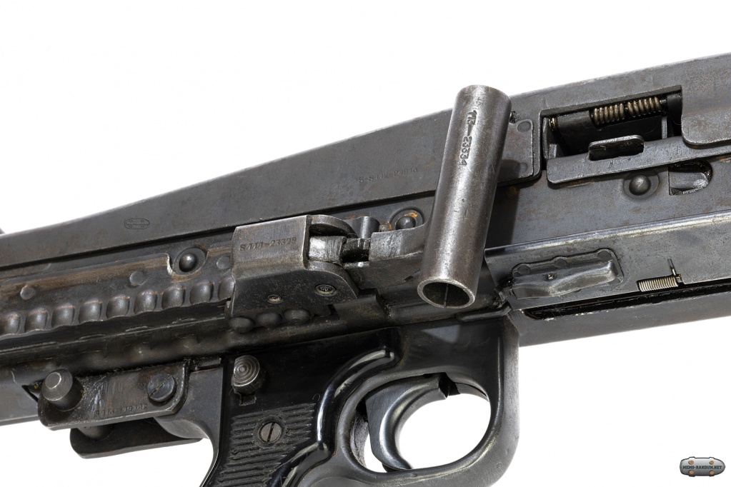 Единый пулемёт Zastava M53. Югославия. окно приемника