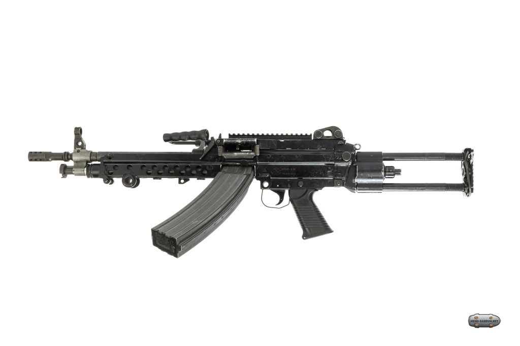 Пулемет Minimi para с магазином на 60 патронов