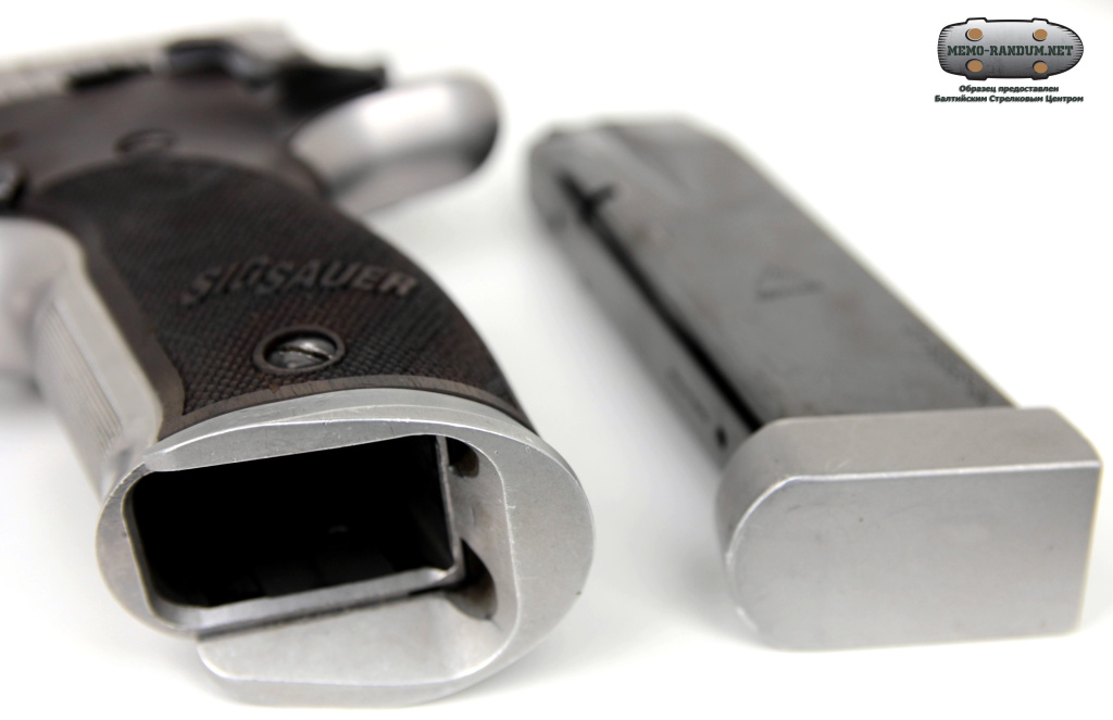 Пистолет Sig Sauer P226. Расширенное гнездо магазина