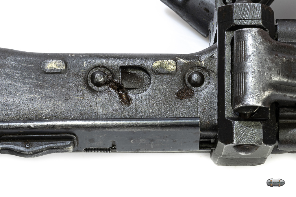 Пулемёт Zastava M53 с боевыми повреждениями. осколочные повреждения