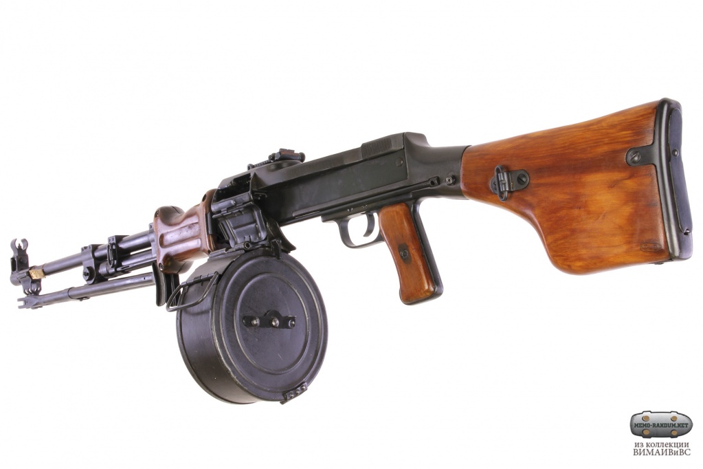 Ручной пулемёт Дегтярева модель 1944 года под патрон 7,62х39 мм. вид от приклада