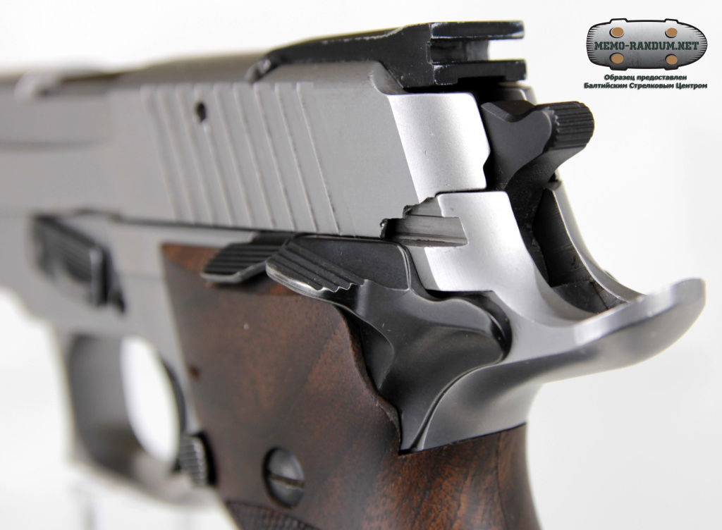 Пистолет Sig Sauer P226. идеальная подгонка и обработка деталей