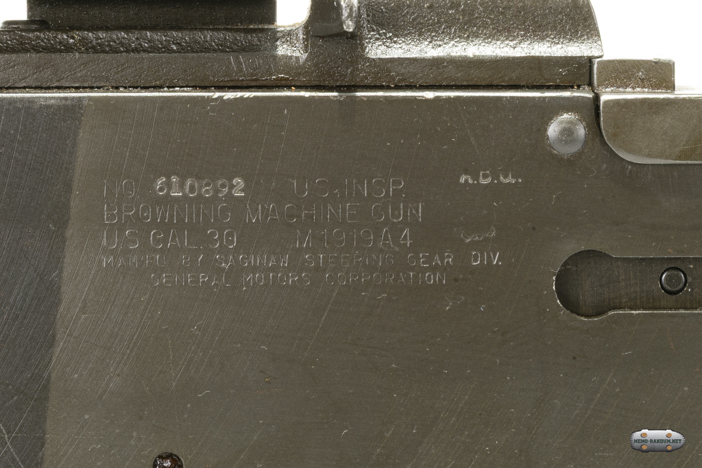 Пулемёт станковый Colt M1919 A4 на станке-треноге М-2. надпись на корпусе пулемета. NO 610892 Browning machine gun US CAL 30 M1919A4 MAN'FD BY SAGINAW STEERING GEAR division of General Motors corporation