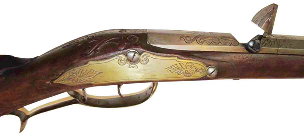 Рис. 5. Нарезное ружье со скрытым кремневым замком инв. № ГДМ-788-IX. Юго-восточная Германия или Богемия, середина XVIII в. Рис. 5. Нарезное ружье со скрытым кремневым замком инв. № ГДМ-788-IX. Юго-восточная Германия или Богемия, середина XVIII в.