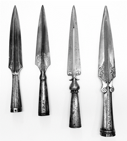 Рис. 5. Рогатины из Оружейной палаты