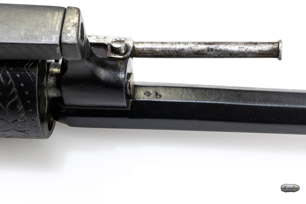 lefaucheux7mm Под стволом и на барабане клеймо с цифрами 45.