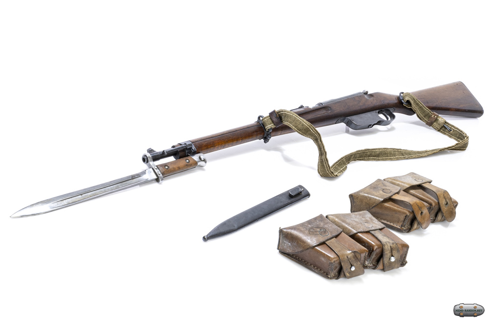 Карабин Mannlicher M95 с примкнутым штыком. 