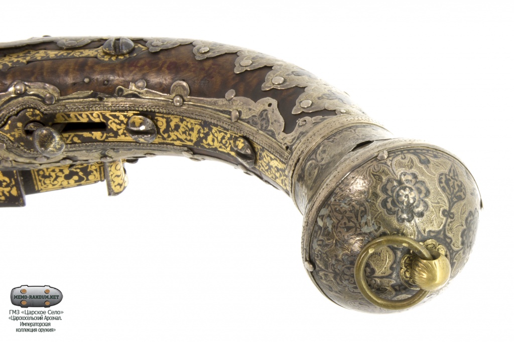 Пистолет кавказский кремнёвый. Инв.№ ЕД-32-III/ЦС КП-14932. рукоятка и яблоко