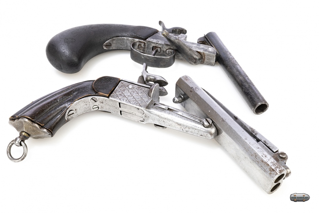 Одноствольный переломный шпилечный пистолет. pinfire boxlock pistol. рядом с двухствольным шпилечным пистолетом