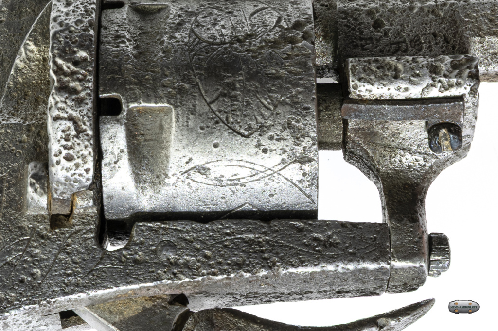 Карманный револьвер lefaucheux 7 mm с гравировкой. клейма на стволе R и A с короной