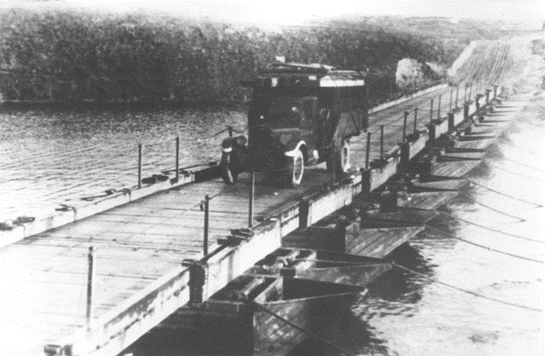 Рис. 1. Наплавной мост из парка ДМП-41