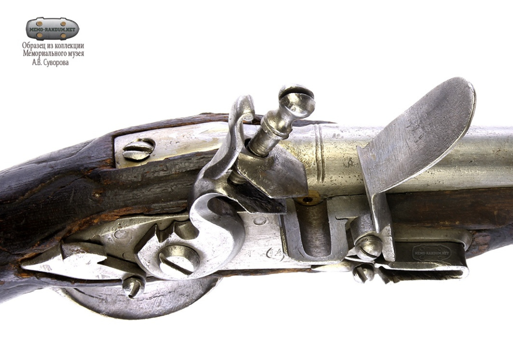 Пистолет русский кремневый драгунский образца 1737 г. Россия, г. Тула.- 1028
