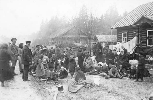 Рис. 1. Возвращающиеся на родину беженцы на пересыльном пункте. Орша, 1918 г.