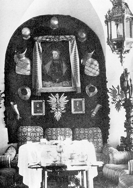 Рис. 8. Интерьер одного из залов Несвижского дворца, начало ХХ в.