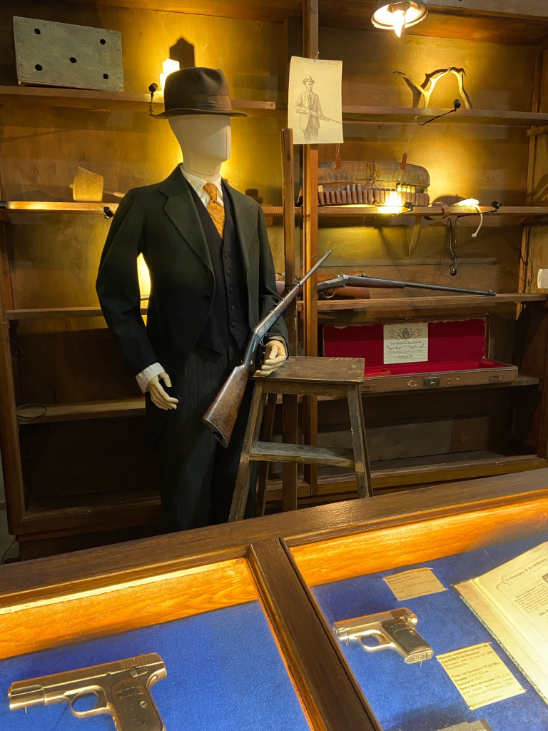 Выставка «Оружейный магазин Джона М. Браунинга» - имитация оружейного магазина начала века