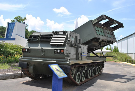 Рис. 7. Боевая машина РСЗО MLRS (США и европейские государства)