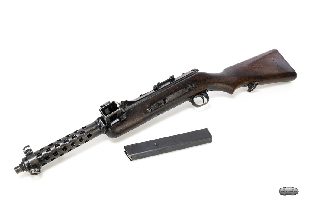пистолет-пулемёт Steyr-Solothurn S1-100. магазин снят