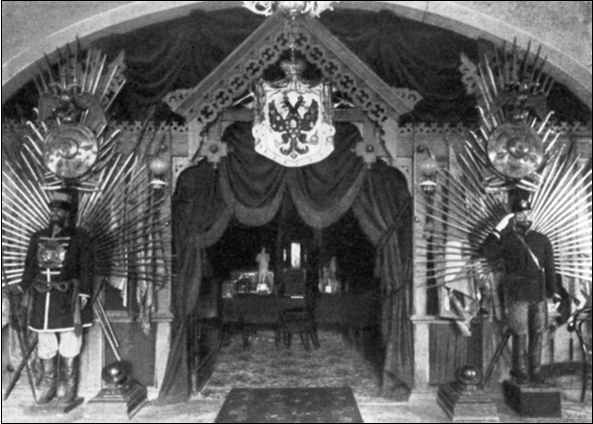 Вход в музей. Фото 1912 г.