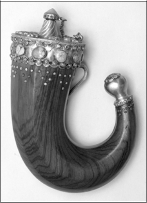 Рис. 3. Пороховница. Россия. XVII в. ММК. Инв. № Ор-4959