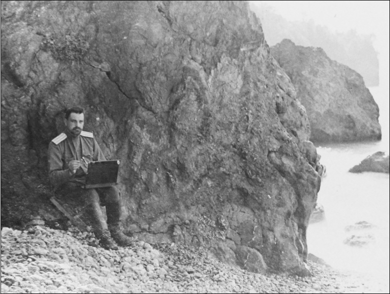 Гвардии полковник В.К. Шенк. 1915 г. Россия. Кавказ. Пиронит (фотография аннотирована хранителем фонда старшим научным сотрудником ВИМАИВиВС Н.И. Белогубцевой) 