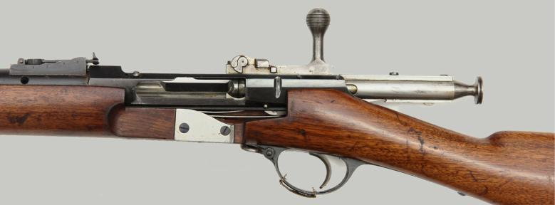 Ил. 9. Вид сбоку; вырез в ложе с левой стороны винтовки Ил. 9. Вид сбоку; вырез в ложе с левой стороны винтовки